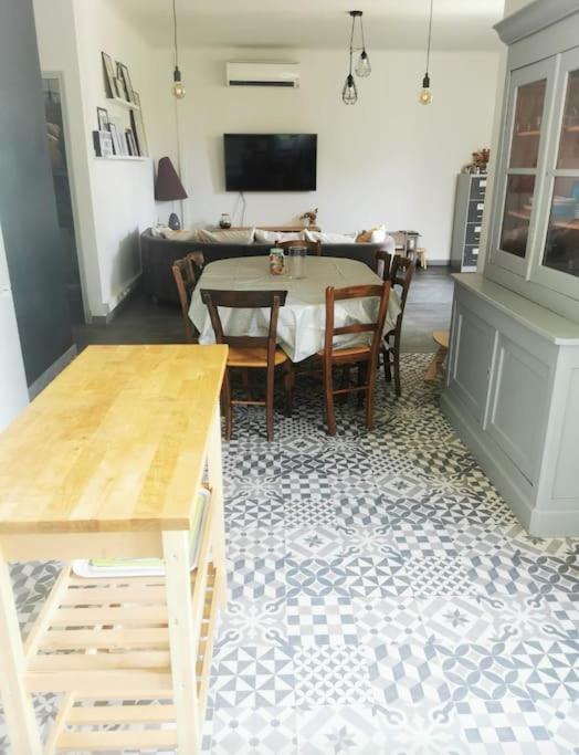 Maison Avec Piscine Dans Village Provencal. Courthézon 外观 照片